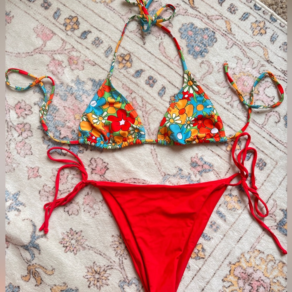 Multicolor floral bikini set